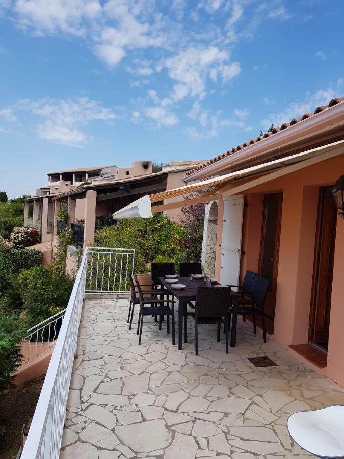 Villa Mit Grossartigem Panoramablick Auf Das Meer Und Direkt Am Pool La Croix-Valmer Buitenkant foto