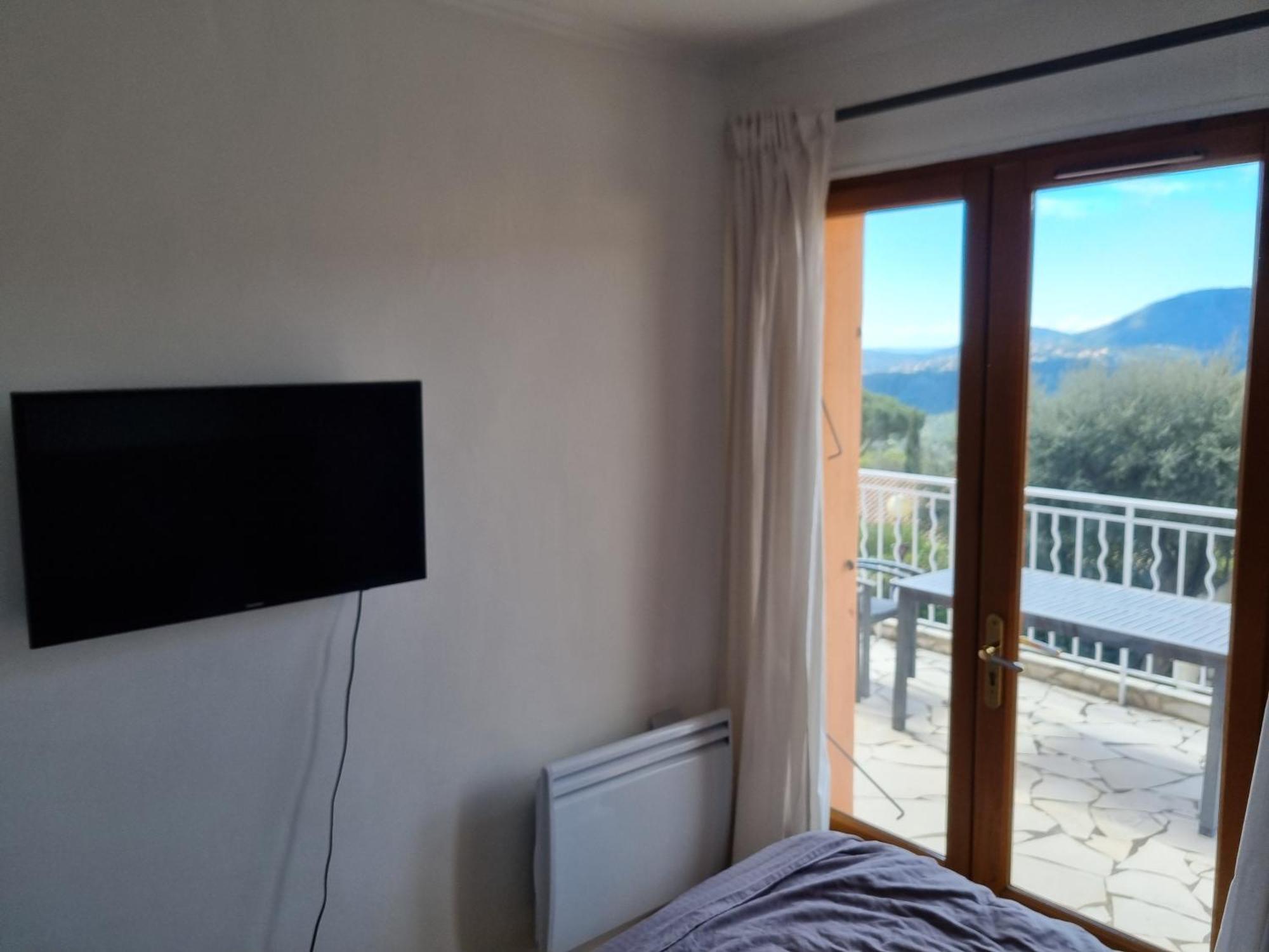 Villa Mit Grossartigem Panoramablick Auf Das Meer Und Direkt Am Pool La Croix-Valmer Buitenkant foto