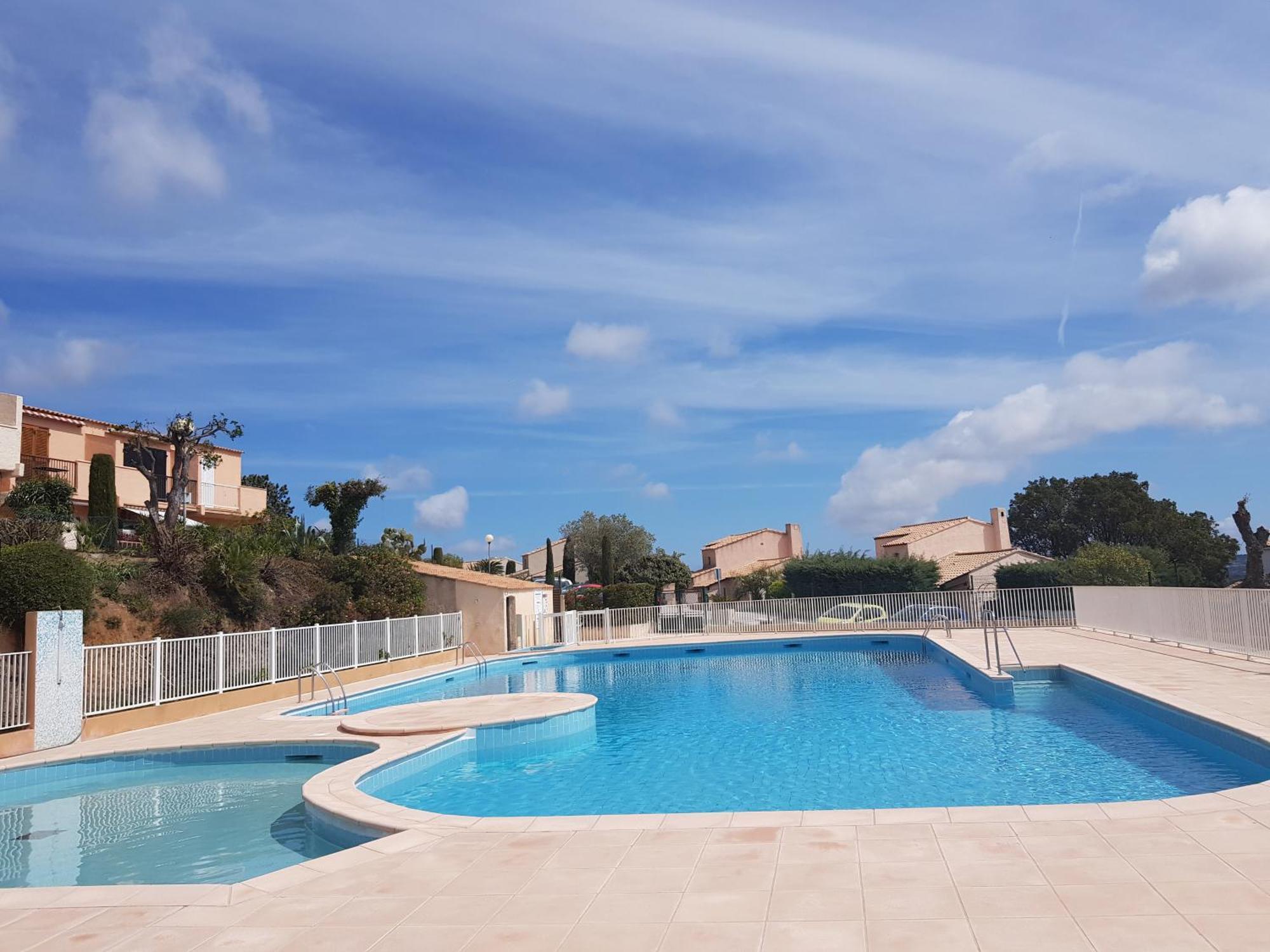 Villa Mit Grossartigem Panoramablick Auf Das Meer Und Direkt Am Pool La Croix-Valmer Buitenkant foto